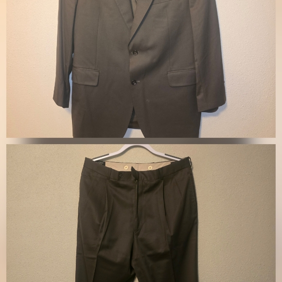 Jos. A. Bank Men's Olive Green With Grey Tone Suit